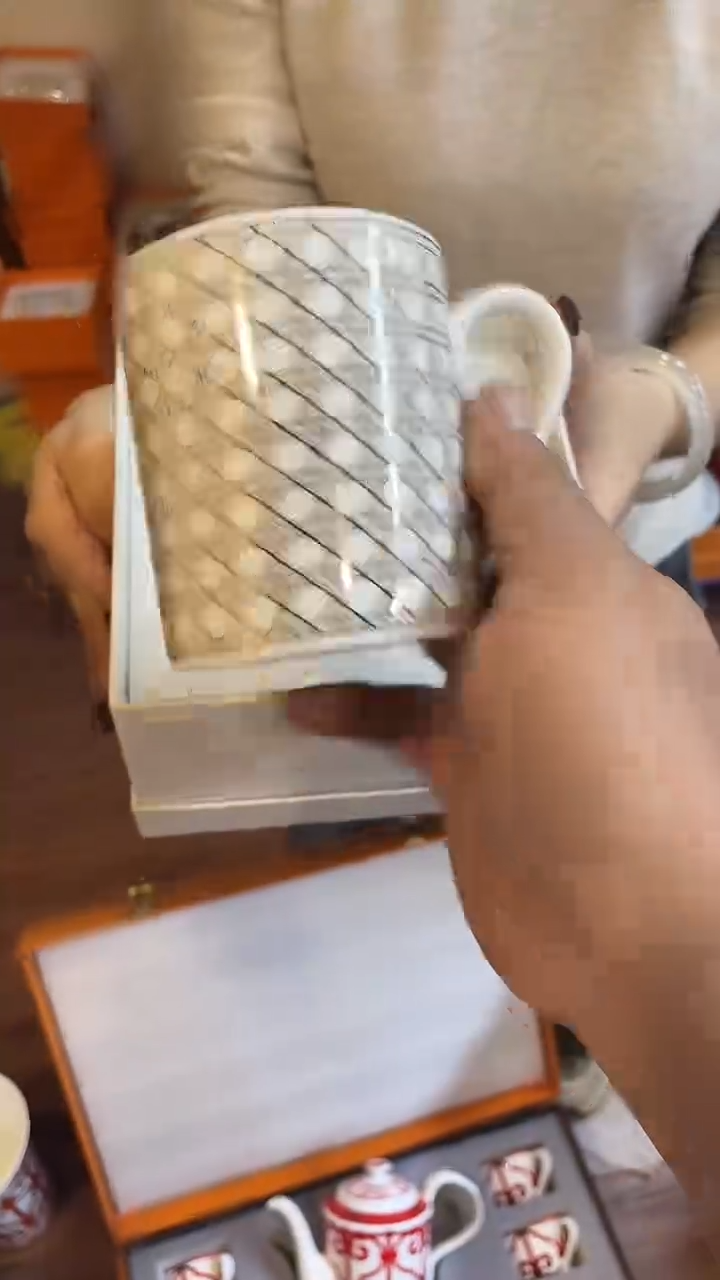 杯鸿辉家品牌瓷器，京东包邮！