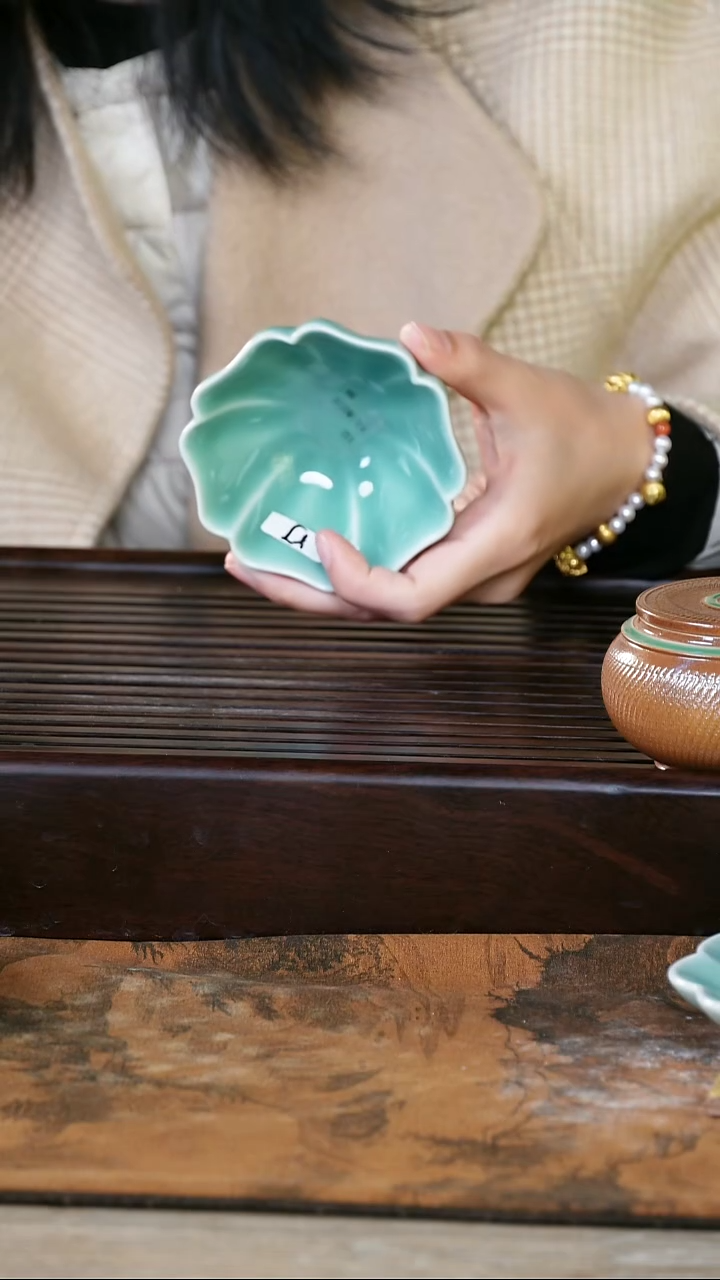 摆件陶 望瓯陶溪川  粉青 葵口杯