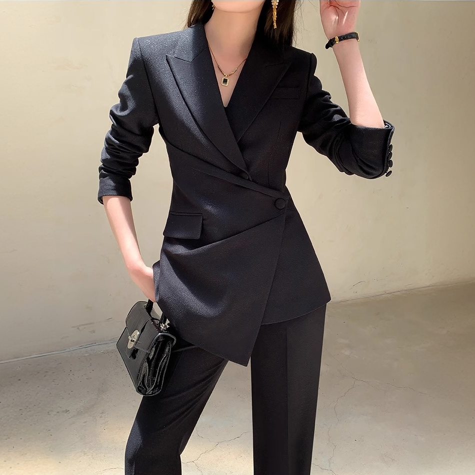 大码黑色西装套装女秋季胖mm轻奢时尚通勤设计感外套收腰高端西服