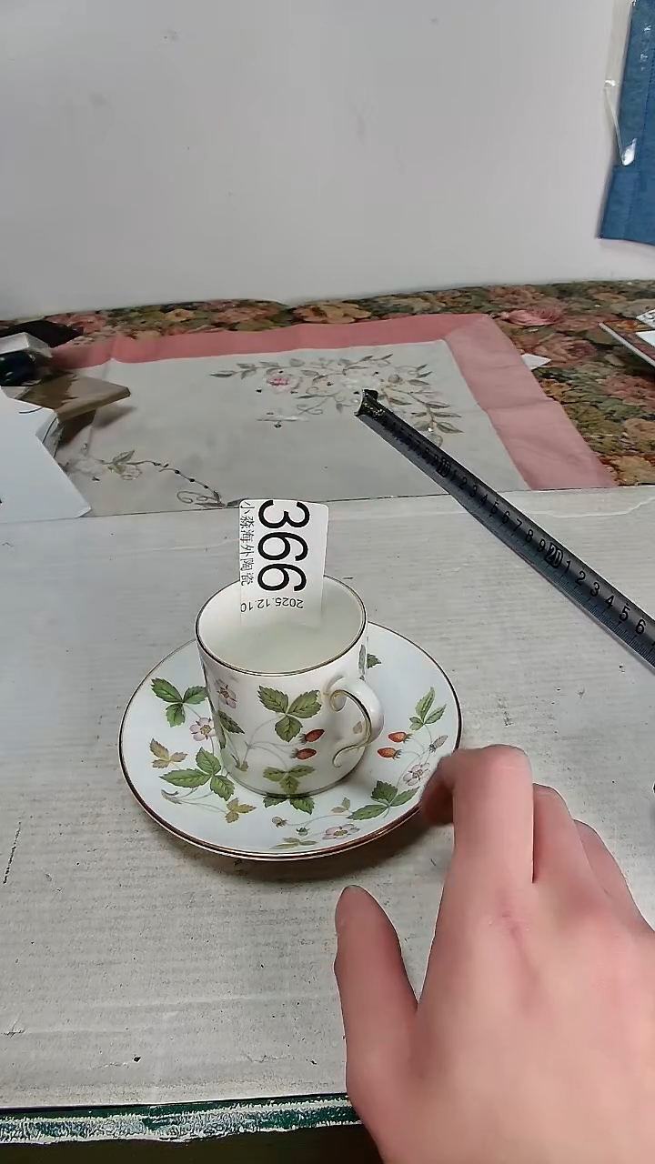 瓷片玥**律小淼海外陶瓷工艺品