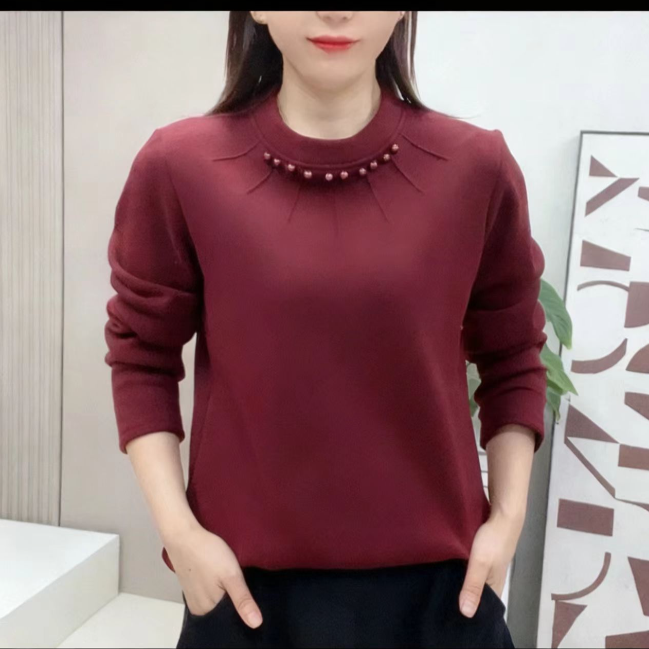 【新款福利】时尚洋气加绒加厚保暖打底百搭显气质宽松显瘦圆领钉珠