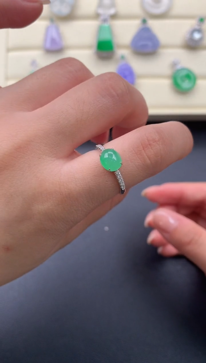 【闪购商品】翡翠颈饰18K金镶嵌Q714     