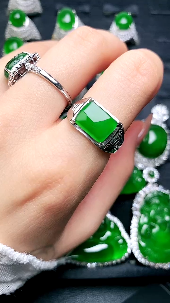 【闪购商品】翡翠戒指银S925镶嵌马鞍男戒