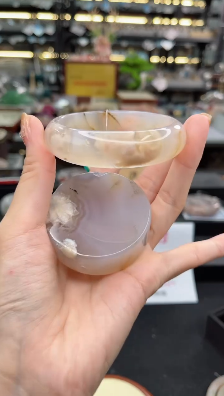 【闪购商品】石英质玉手镯未镶嵌55圈口（赠品镯心）36735