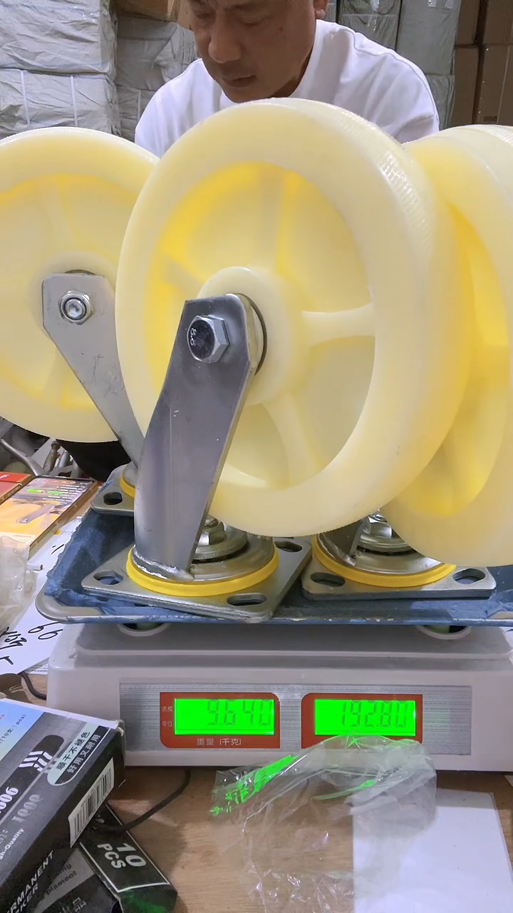 4个万向轮8寸 60