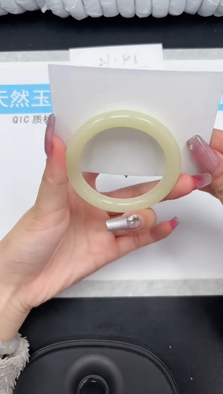 【闪购商品】石英质玉手镯未镶嵌19-53