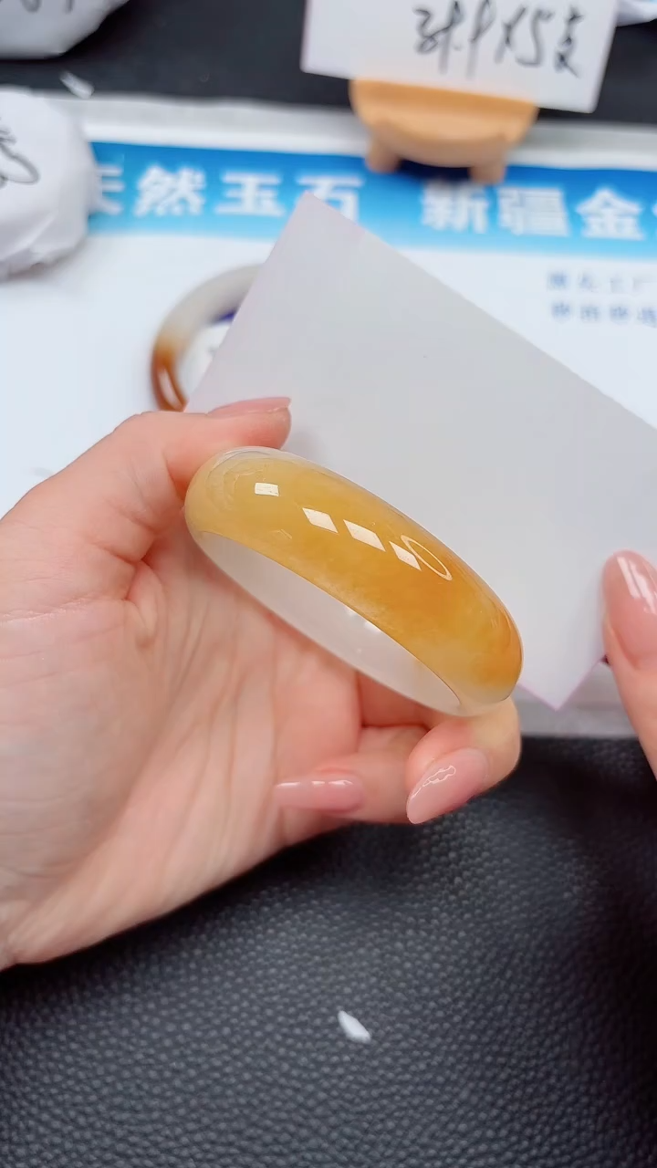 【闪购商品】石英质玉手镯未镶嵌392