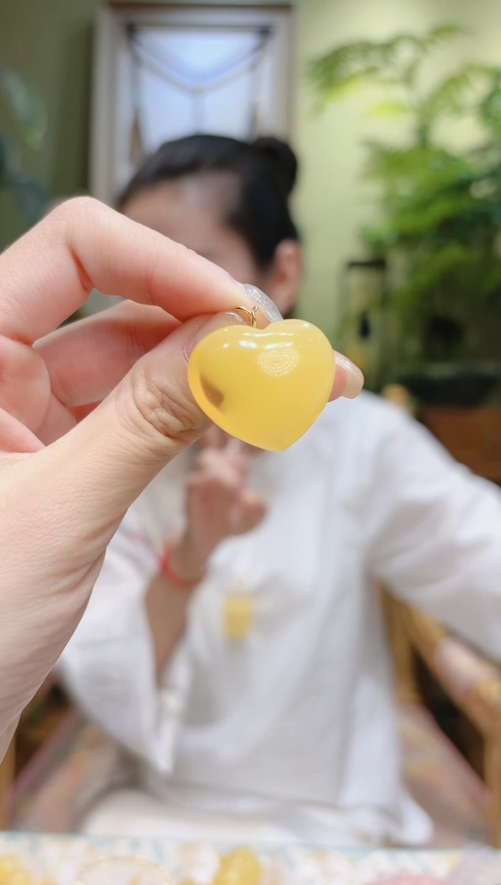 【闪购商品】蜜蜡裸石18K金镶嵌蜜蜡爱心吊坠22/1号