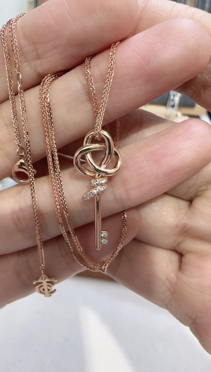 【闪购商品】钻石颈饰18K金镶嵌多样性发货发其一