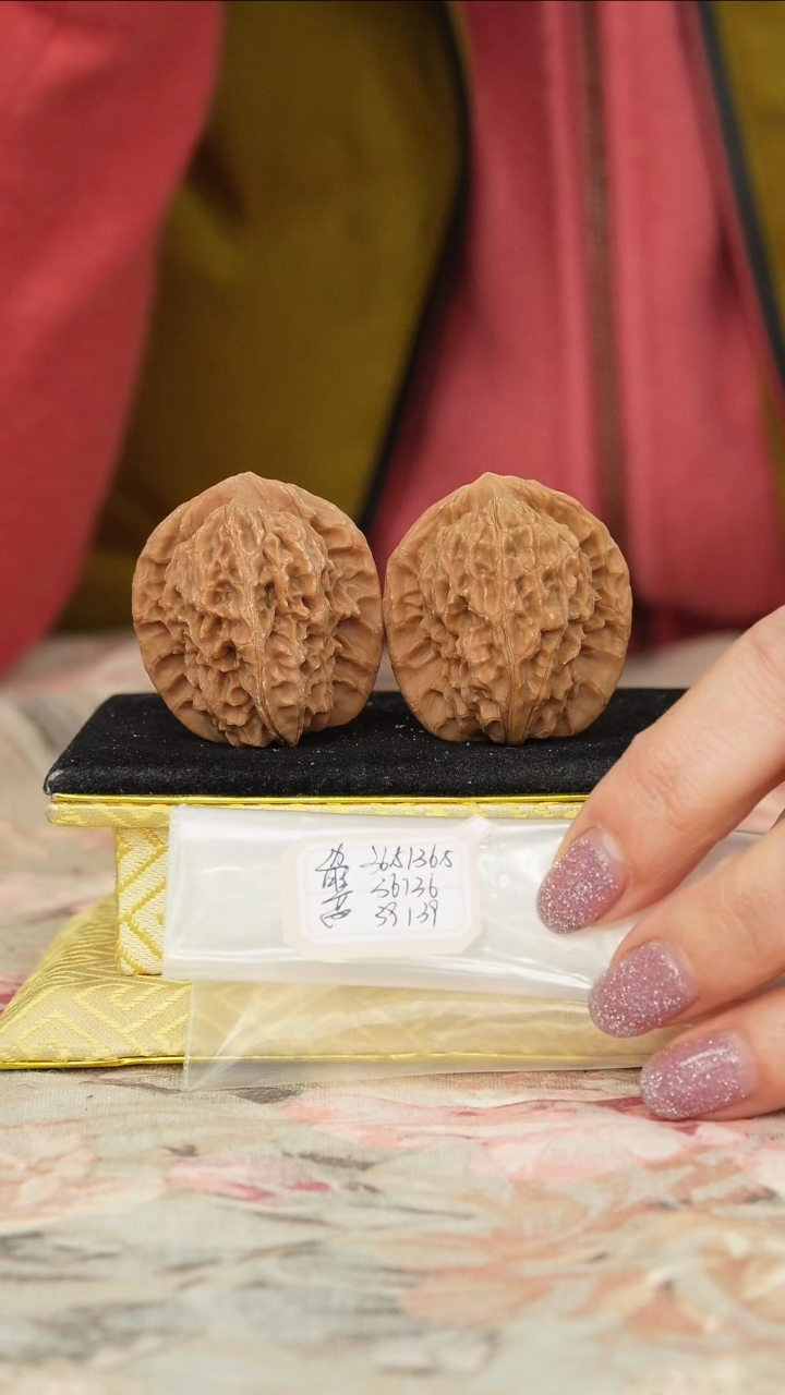 【闪购商品】文玩核桃把件非嫁接马老四