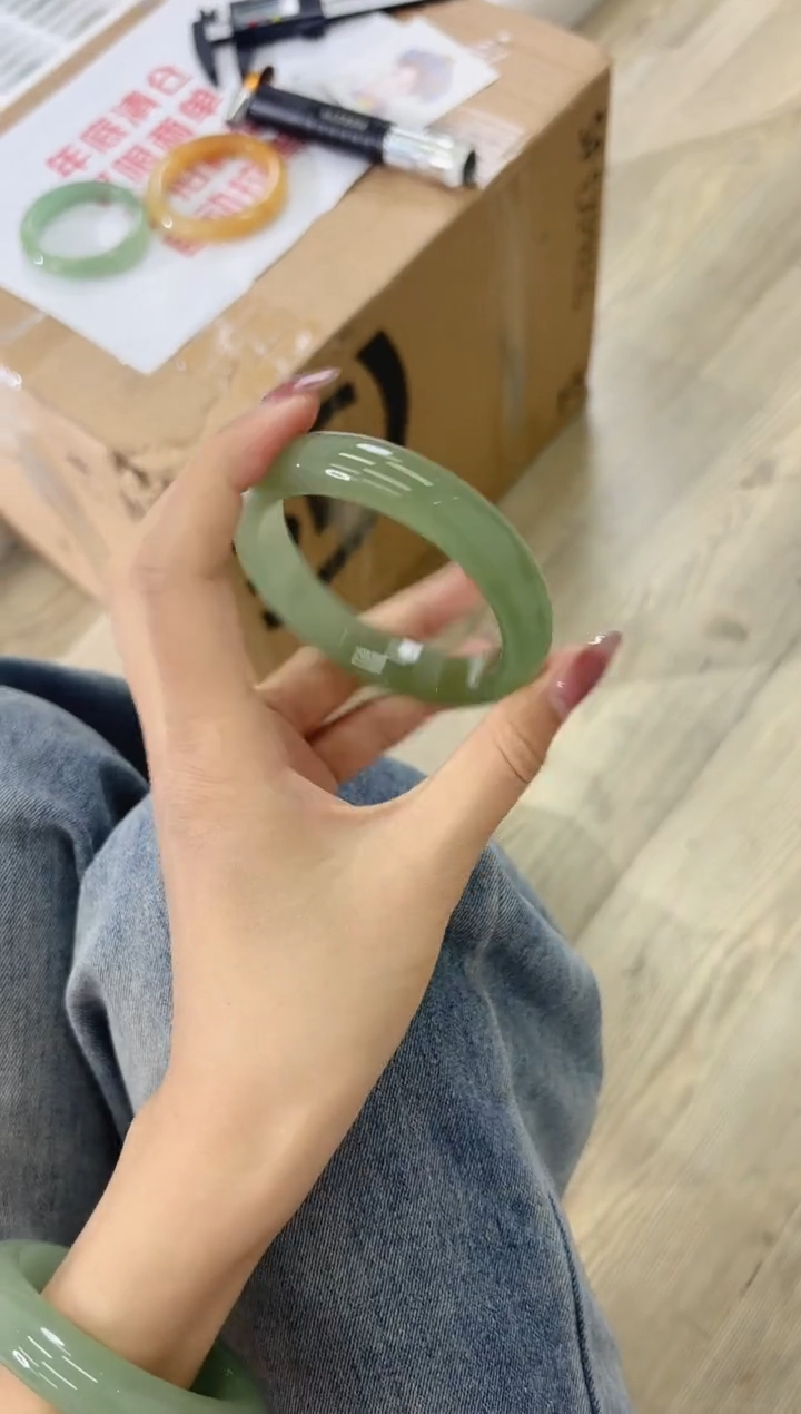 未镶嵌手镯石英质玉91-56D