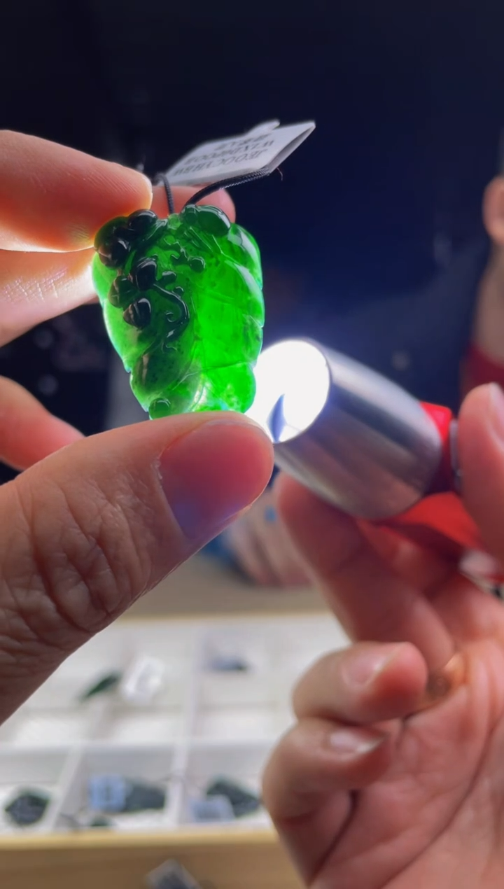 【闪购商品】定制翡翠未镶嵌       26636