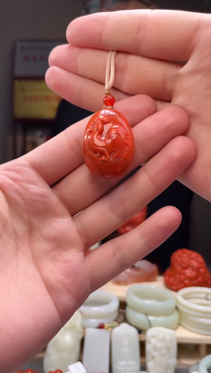 颈饰未镶嵌南红玛瑙吊坠