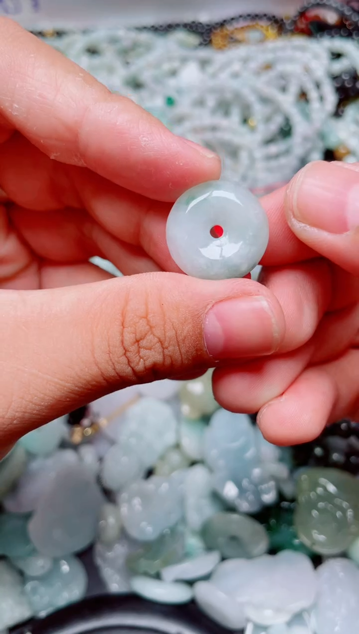 翡翠未镶嵌颈饰29