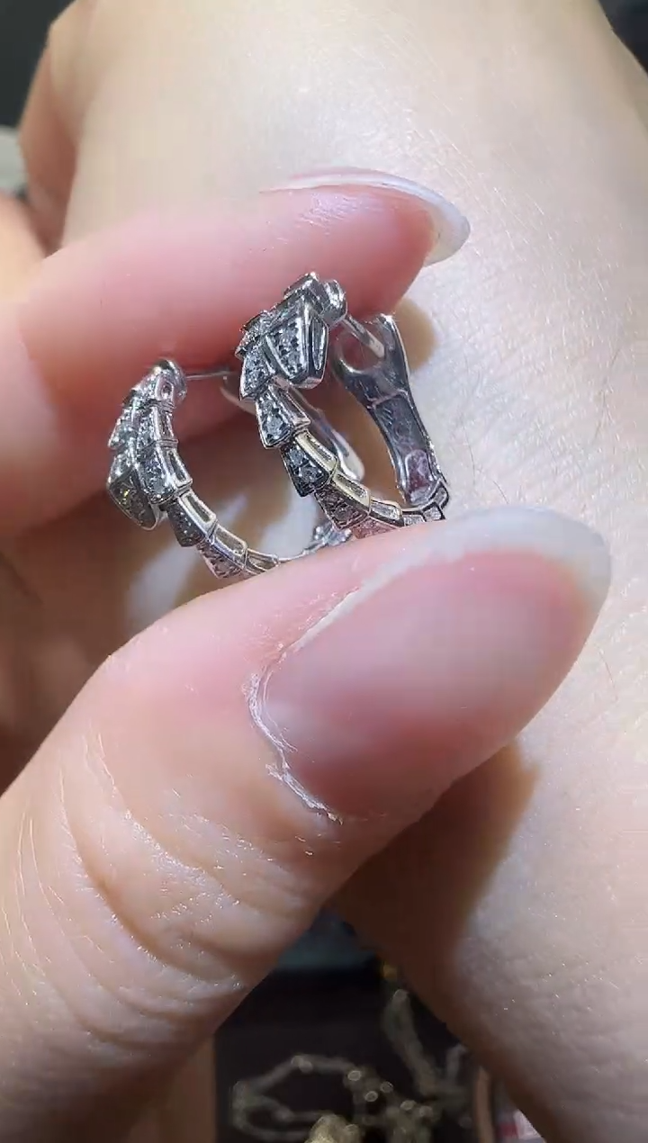 铂Pt900镶嵌耳钉钻石01713蛇耳扣