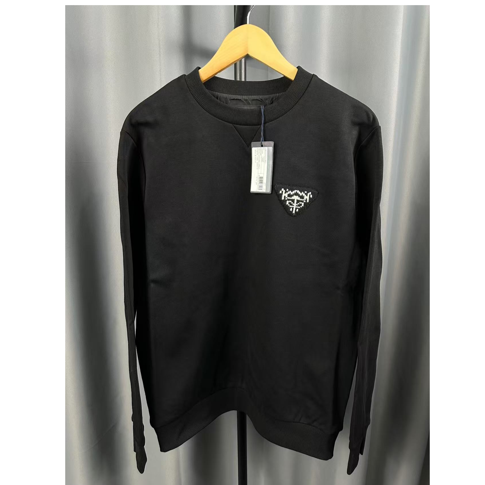 Prada/普拉达99新刺绣圆领纯色纯棉长袖卫衣