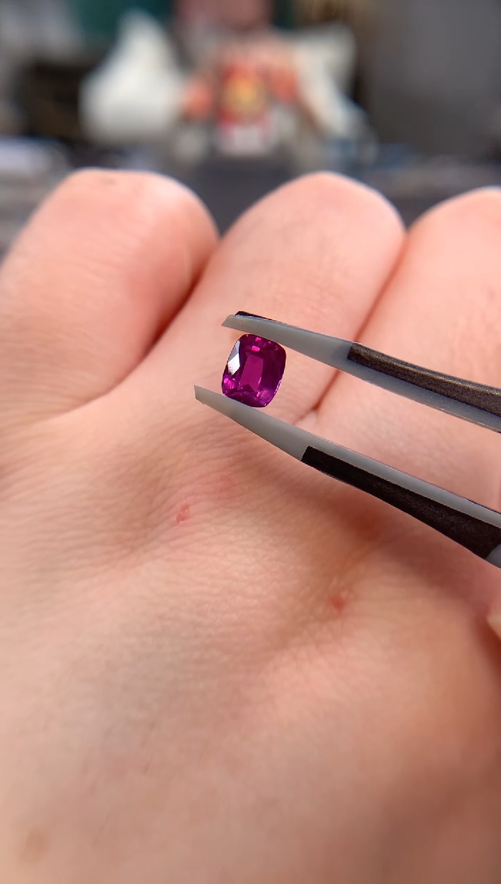 【闪购商品】彩色蓝宝石裸石未镶嵌无烧0.96ct