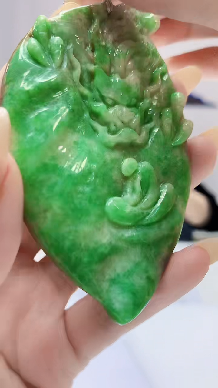 【闪购商品】定制翡翠未镶嵌4852DD-毛货挂件185
