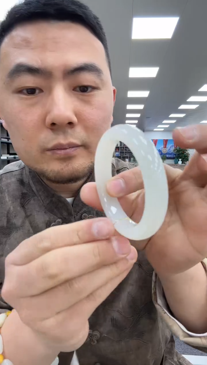 【闪购商品】和田玉手镯未镶嵌58  130