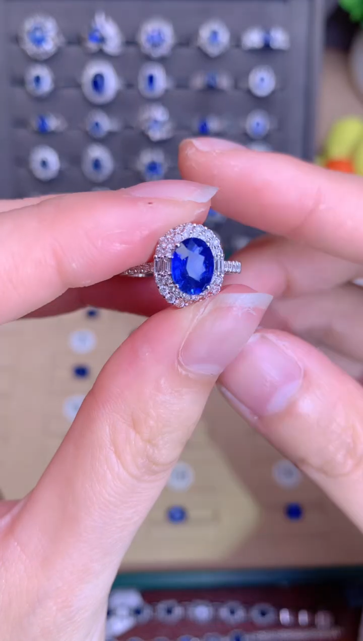 【闪购商品】蓝宝石戒指18K金镶嵌1.3CT