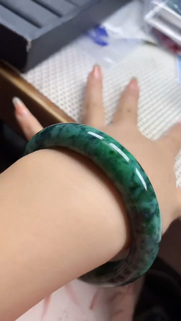 【闪购商品】翡翠手镯未镶嵌手镯