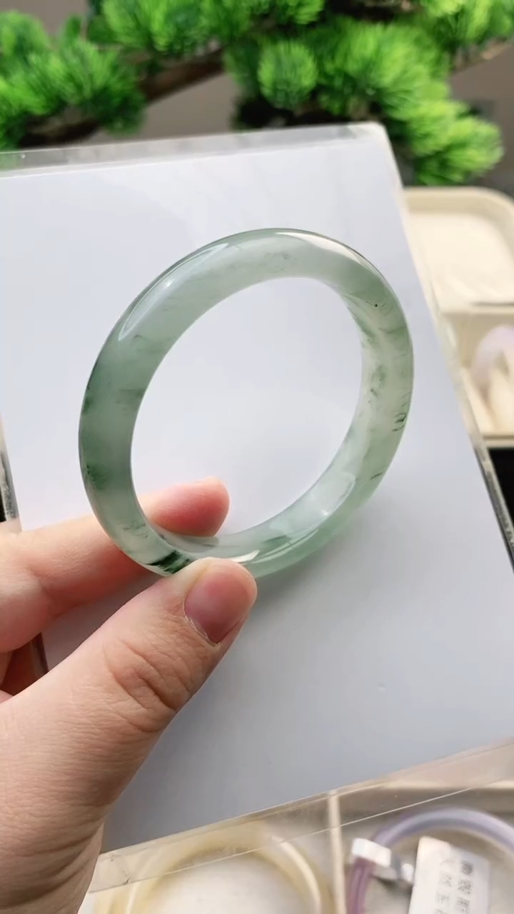 【闪购商品】石英质玉手镯未镶嵌56