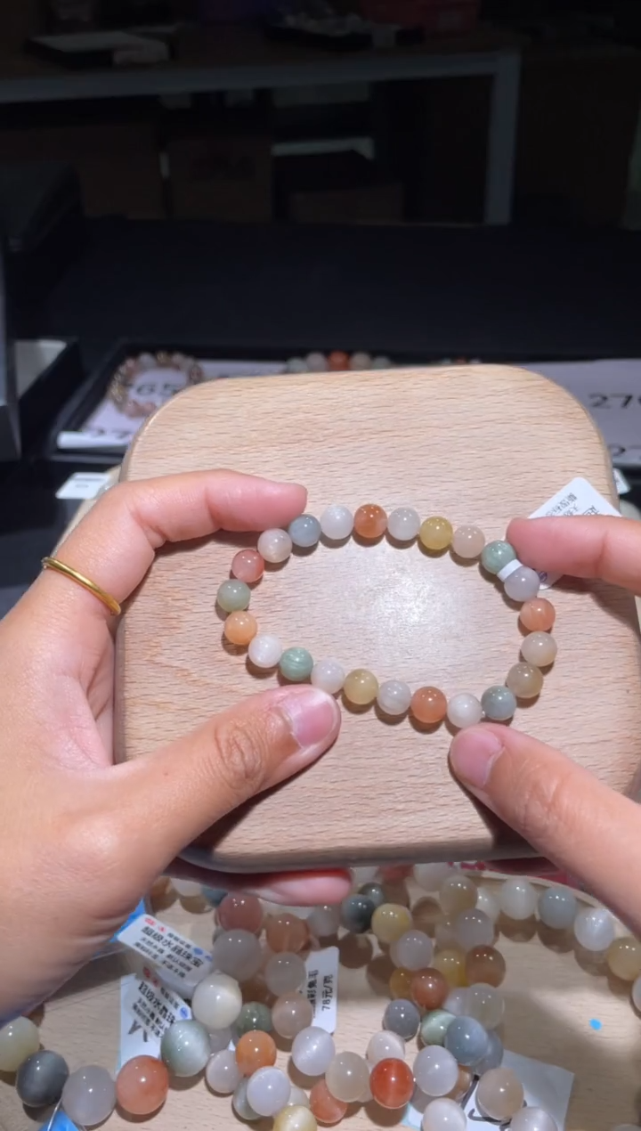 【闪购商品】水晶手链未镶嵌269号多样性发货一EE 8+