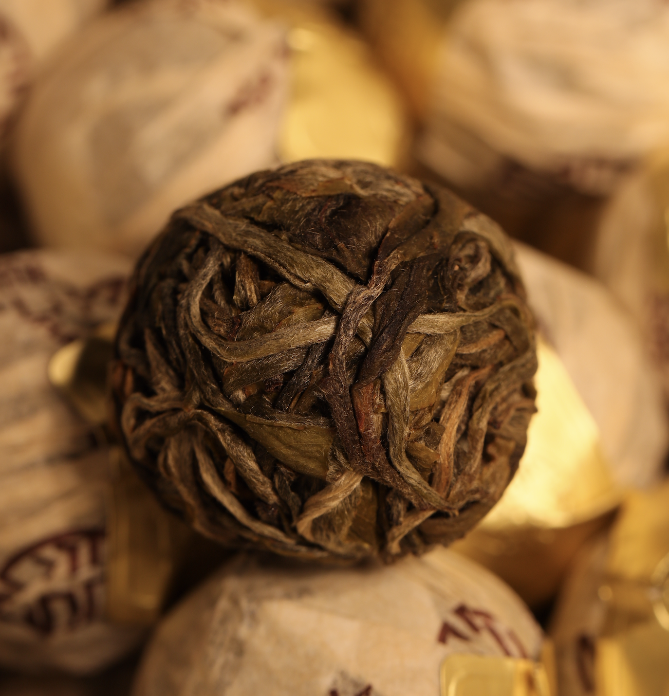 官玺   2021年哆依树高杆古树春采龙珠8g*1颗 普洱生茶