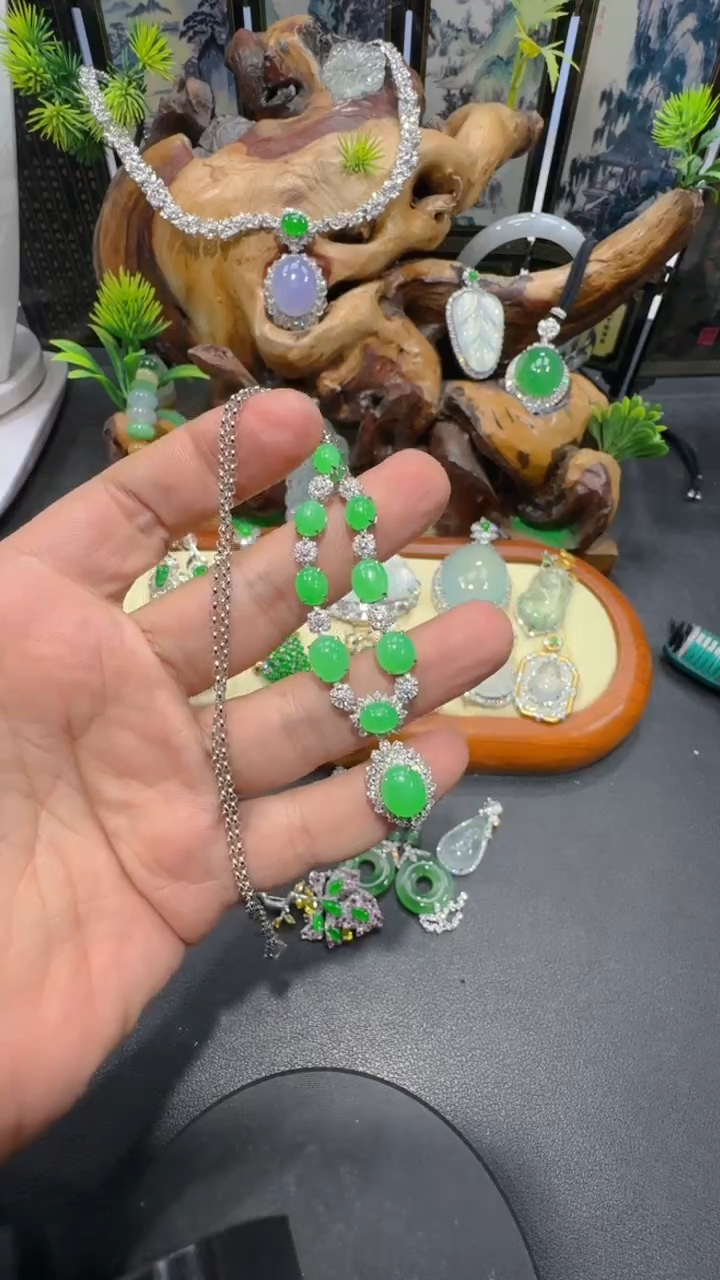 【闪购商品】翡翠套链18K金镶嵌套链