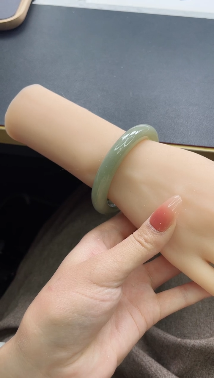 【闪购商品】和田玉手镯未镶嵌46/56.3