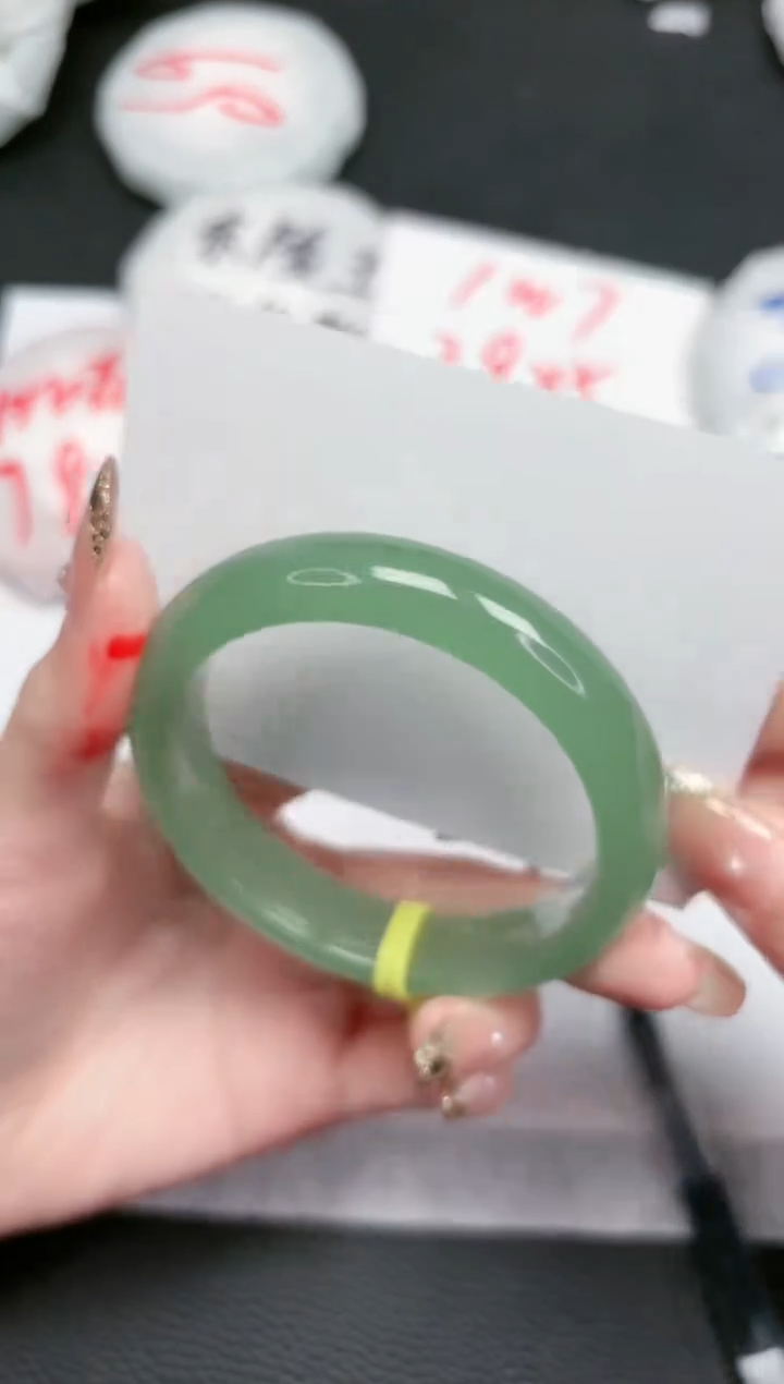 【闪购商品】石英质玉手镯未镶嵌302-56