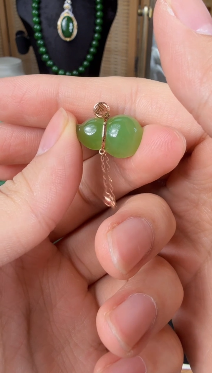 【闪购商品】和田玉（碧玉）吊坠(赠链)18K金镶嵌 