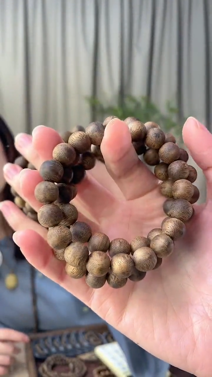沉香手串天然沉香，假一赔四，多样性发其一