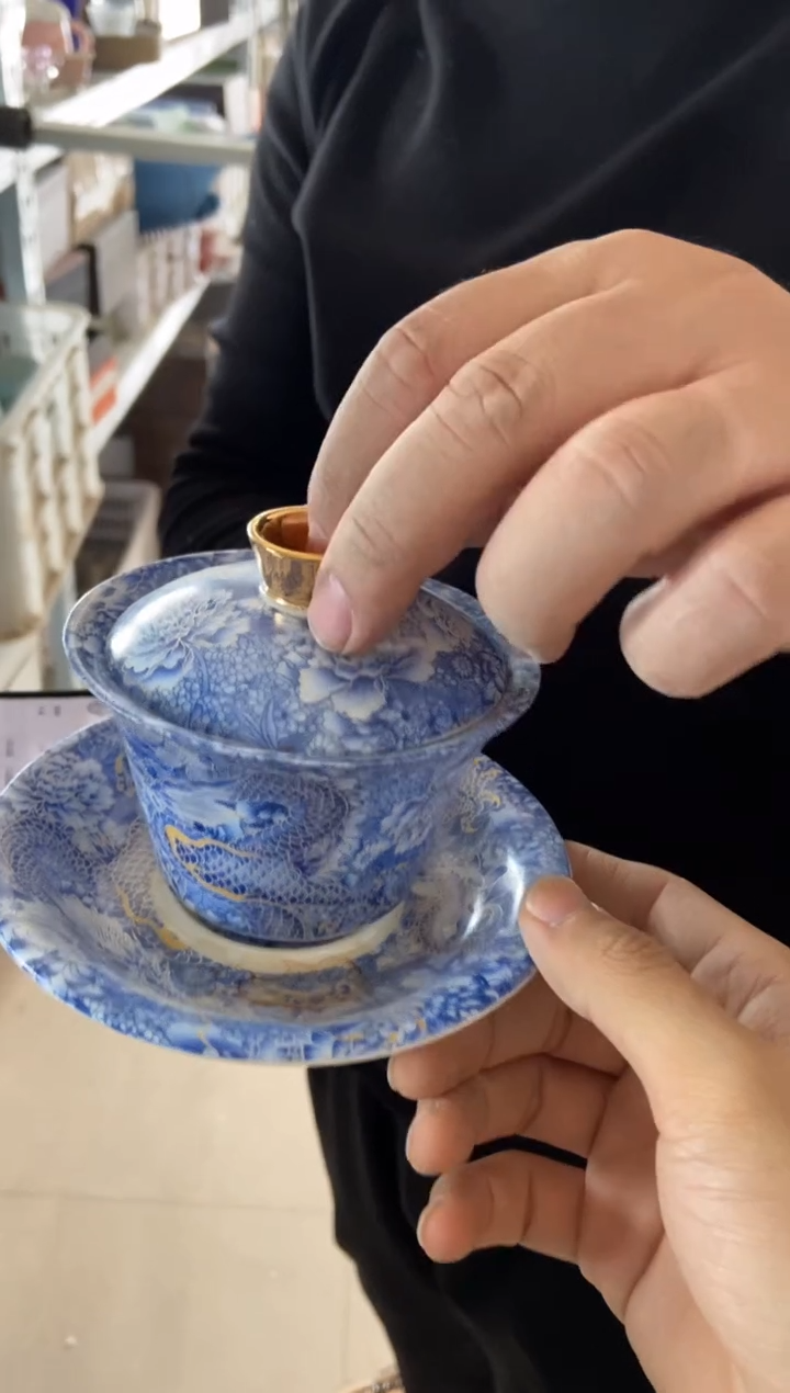 杯无运费险不带礼盒略有瑕疵有点脏介意勿拍