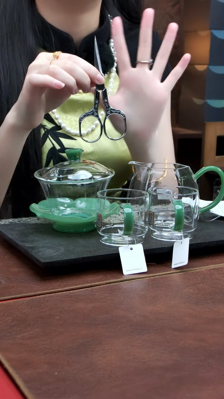荷叶+棱然+逸杯一对翡翠玉+茶剪