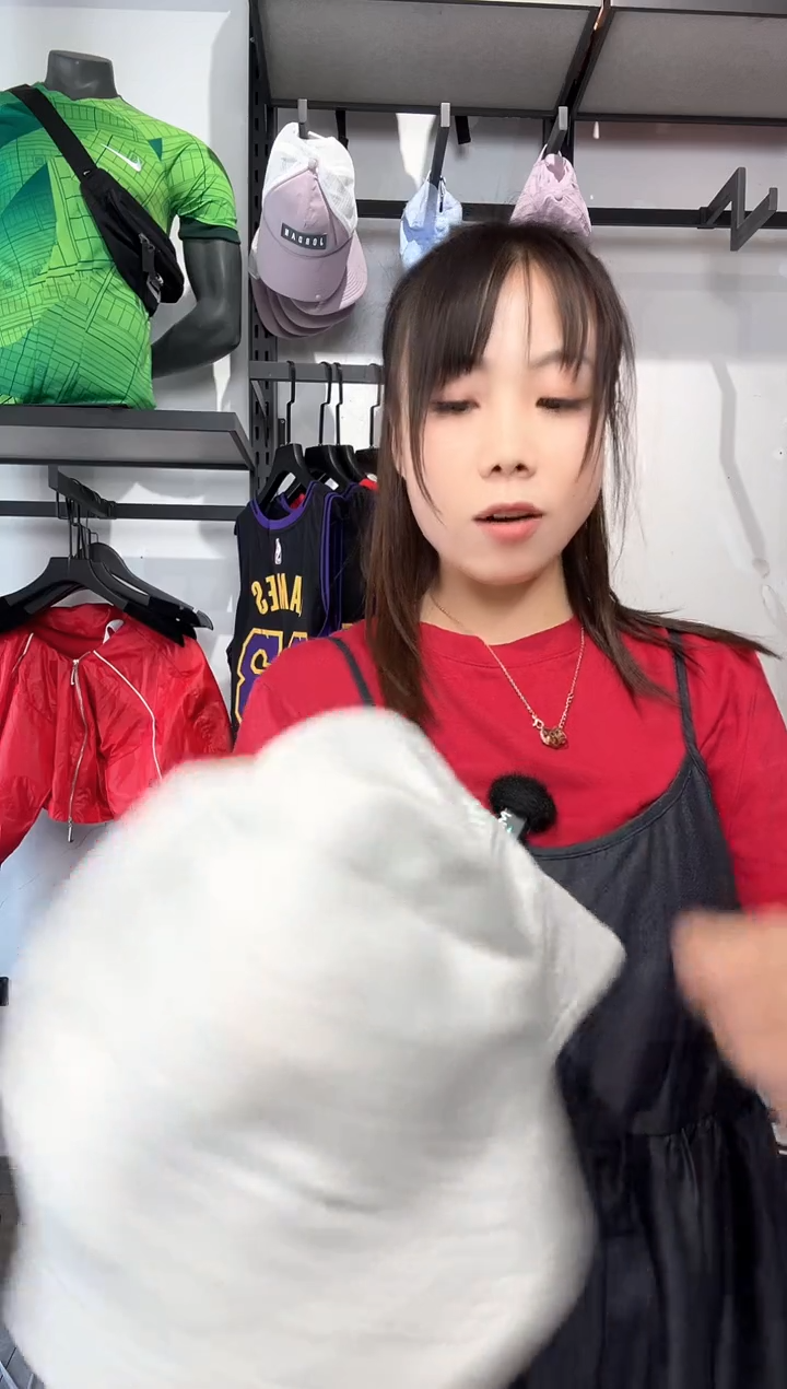 1453      编码 瑕疵款以直播间过款为准 尺码56