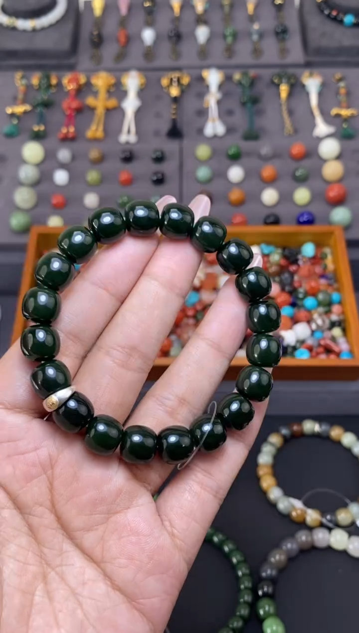 未镶嵌和田玉挂件奥*11mm碧玉老型手串