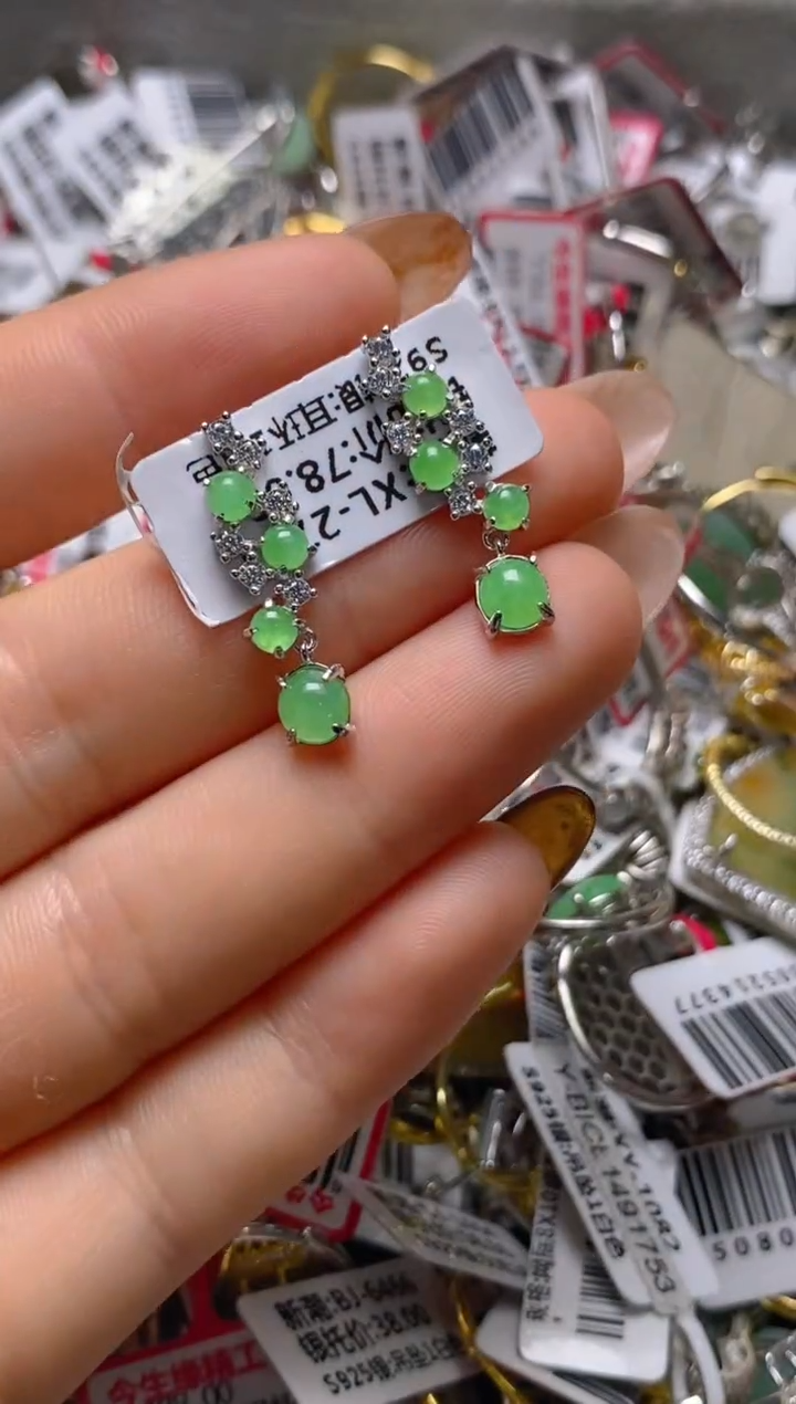 银S925镶嵌戒指翡翠百内无证书