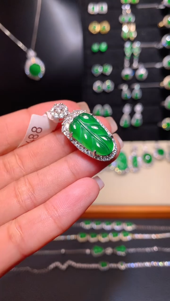 【闪购商品】翡翠颈饰银S925镶嵌吊坠