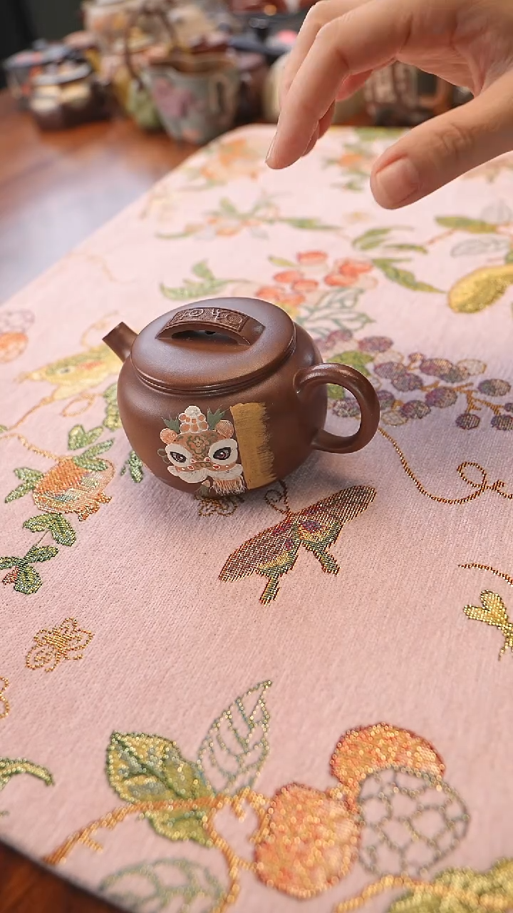 茶壶紫砂醒狮 汉瓦 