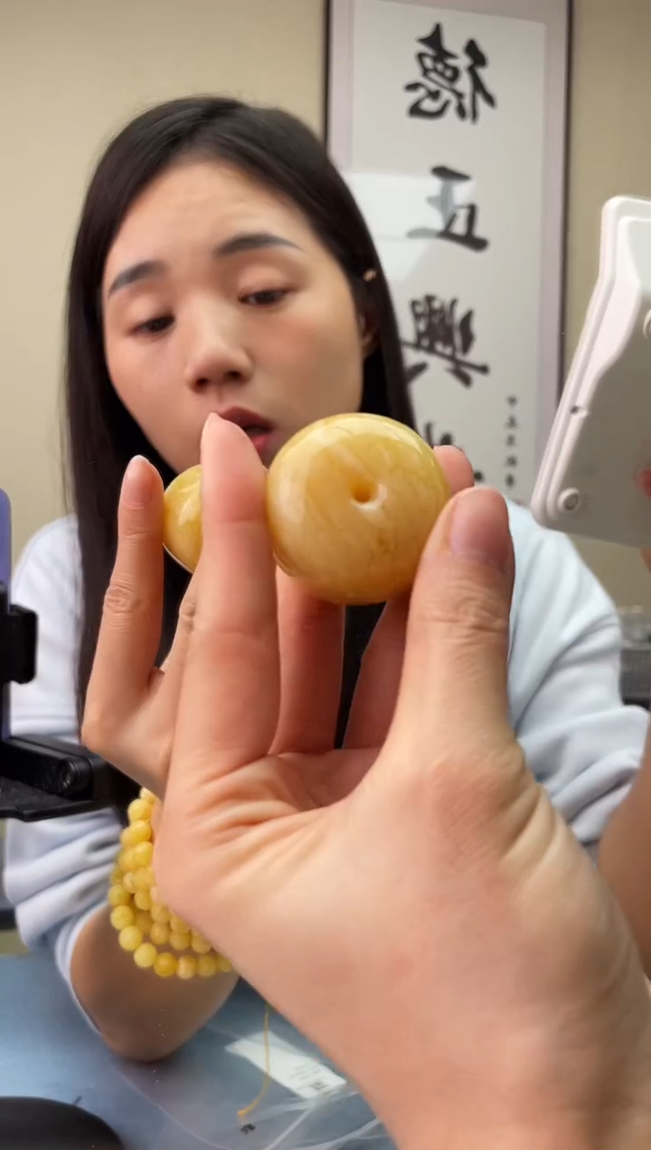 琥珀未镶嵌珠宝奇石T026假一罚十，多样性发一件