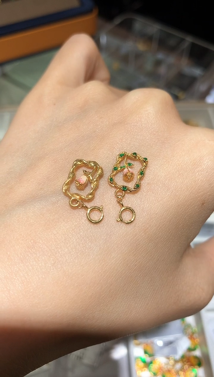 【闪购商品】18K金吊坠(不含链)a121