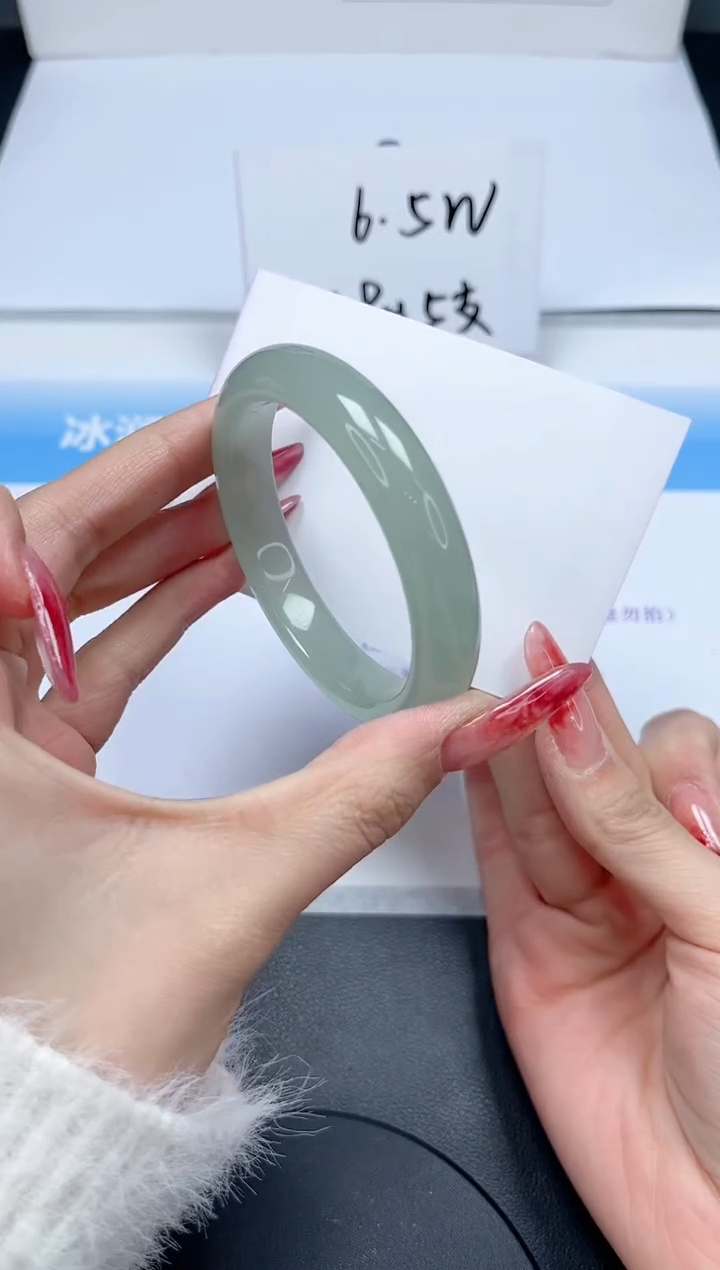 【闪购商品】石英质玉手镯未镶嵌296/54