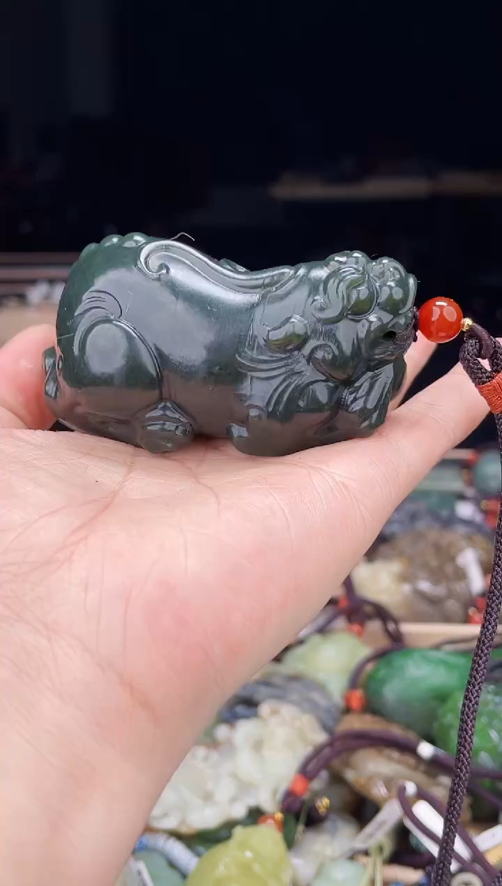 颈饰未镶嵌和田玉1