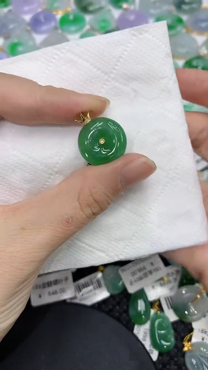 颈饰18K金镶嵌翡翠a货支持复检百元以上9元证书费自理