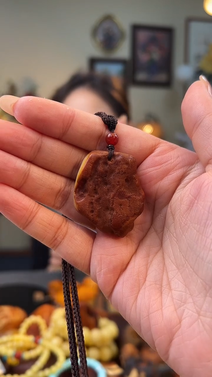 琥珀颈饰未镶嵌吊坠