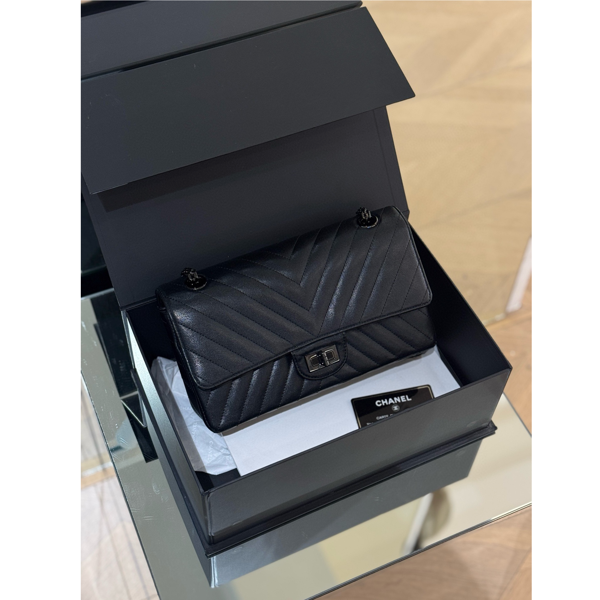 99新 Chanel/香奈儿 2.55中号，black全黑口盖包 成色不错23开