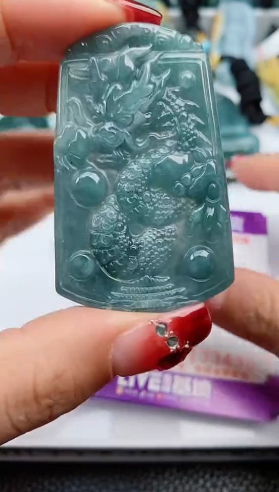 【闪购商品】翡翠颈饰未镶嵌         