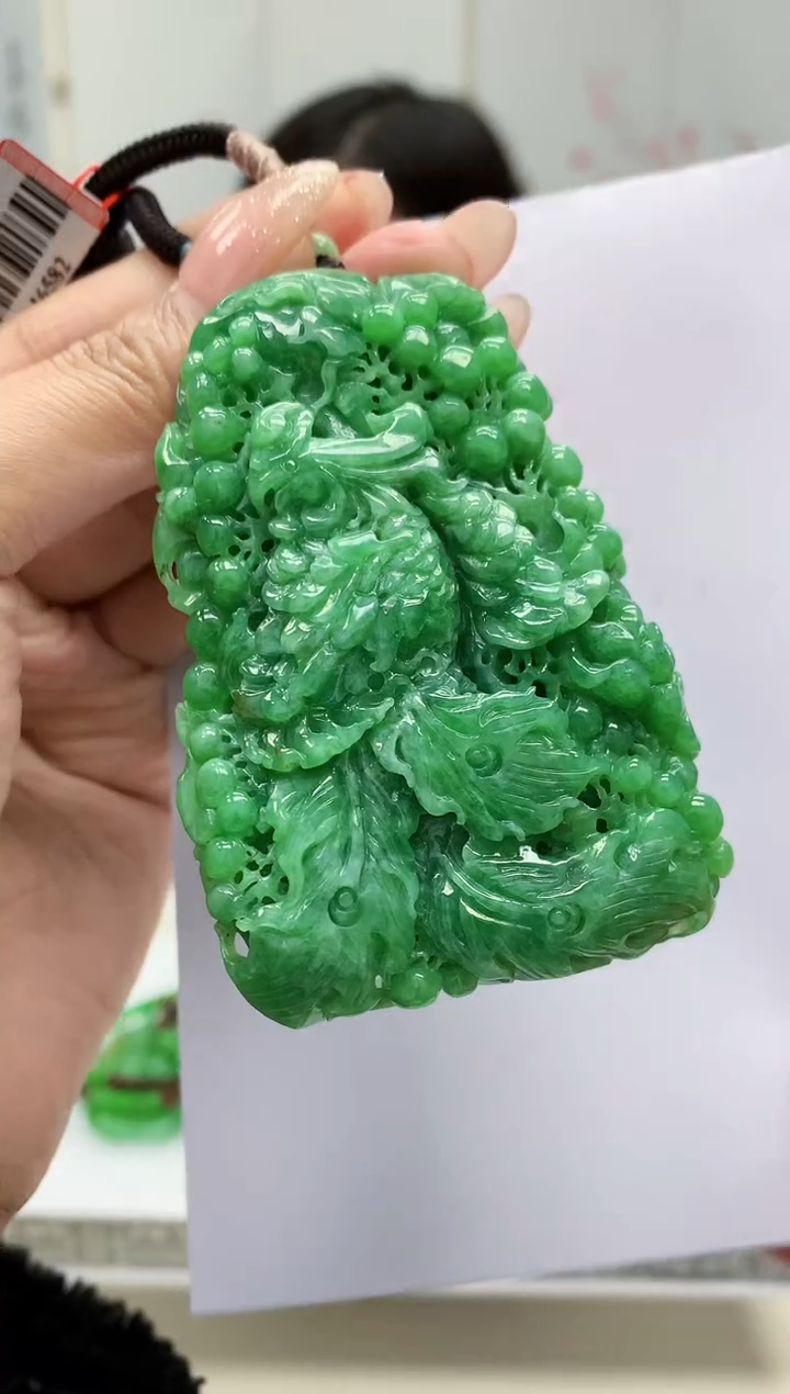 【闪购商品】定制翡翠未镶嵌4852MM-毛货挂件116赠珠链