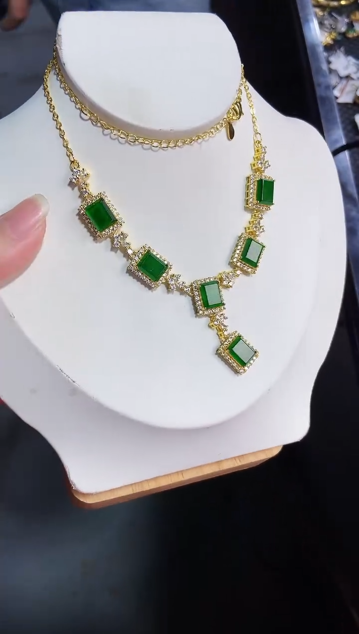 【闪购商品】翡翠颈饰未镶嵌11111111